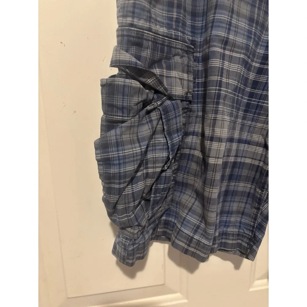 Eddie Bauer Shorts Men's Cargo Bermuda Size 36 Blue Plaid Outdoor Hiking‎
